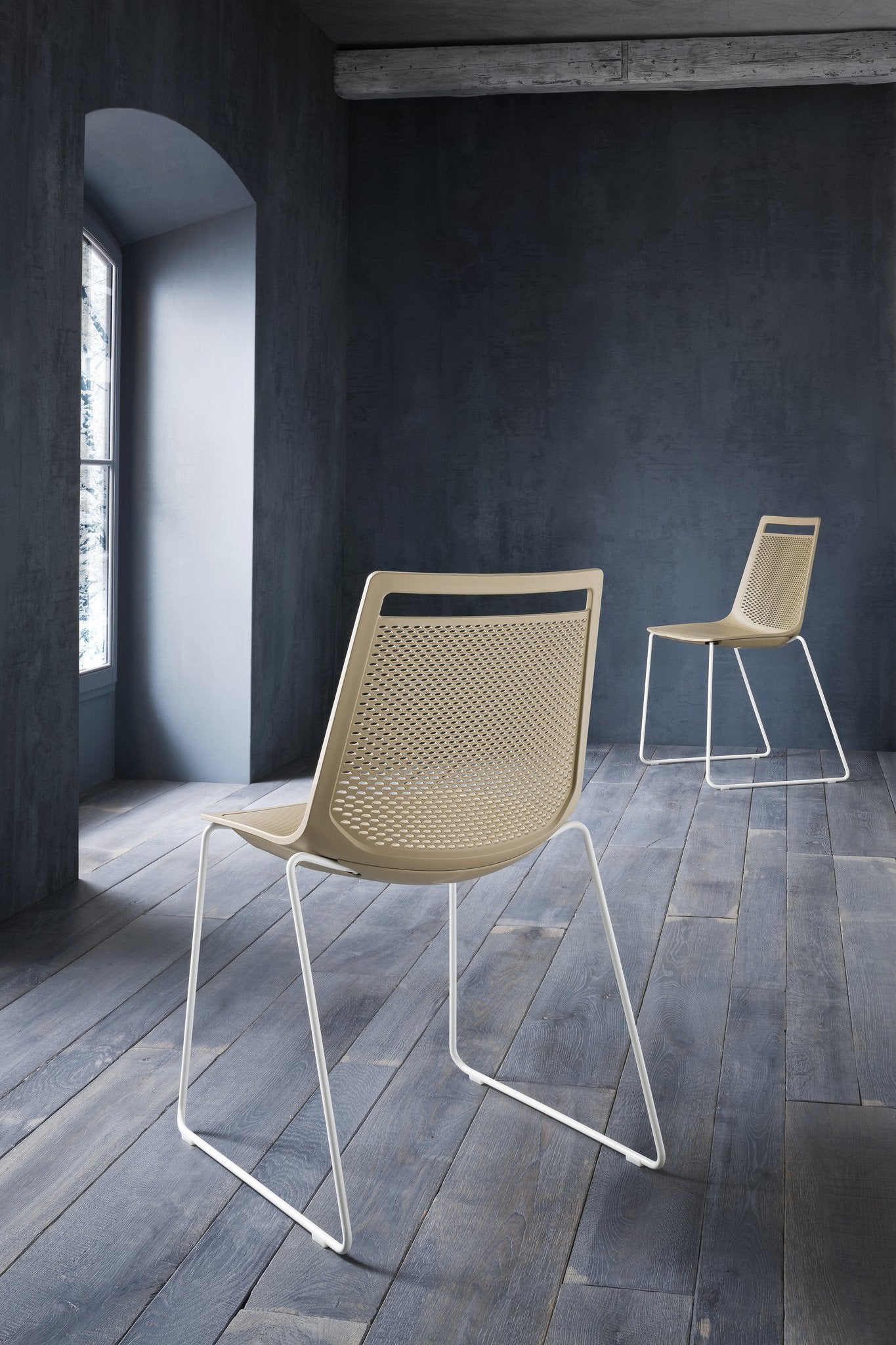 Akami S Side Chair-Contract Furniture Store for hospitality, leisure & commercial projects