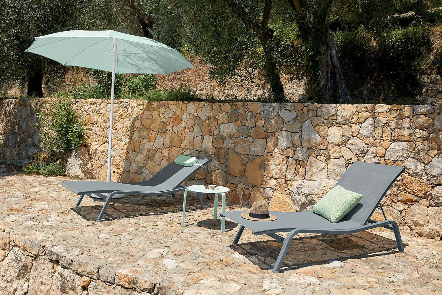 Alizé 8906 Lounger-Contract Furniture Store