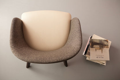 Bellevue 04 Lounge Chair-Contract Furniture Store for hospitality, leisure & commercial projects