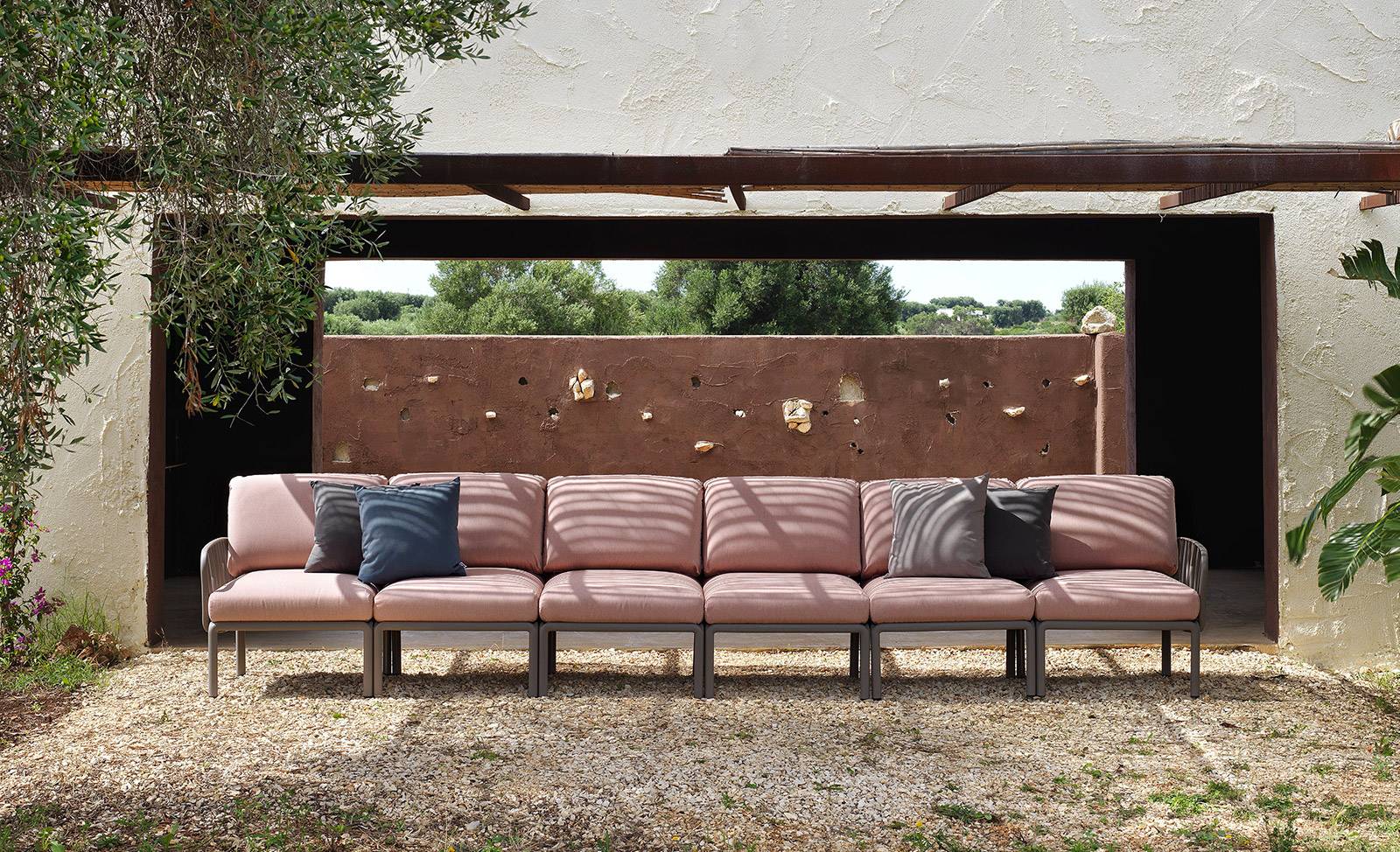 Komodo 5 Modular Sofa-Contract Furniture Store for hospitality, leisure & commercial projects