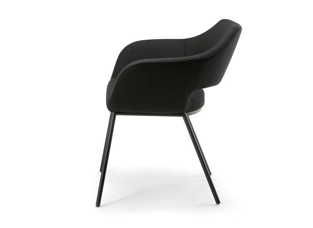 Manu 04 Base 113 Armchair-Contract Furniture Store for hospitality, leisure & commercial projects