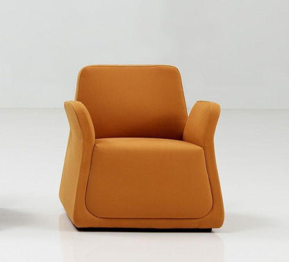 Pío-Pío Lounge Chair-Contract Furniture Store for hospitality, leisure & commercial projects