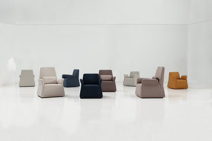 Pío-Pío Lounge Chair-Contract Furniture Store for hospitality, leisure & commercial projects