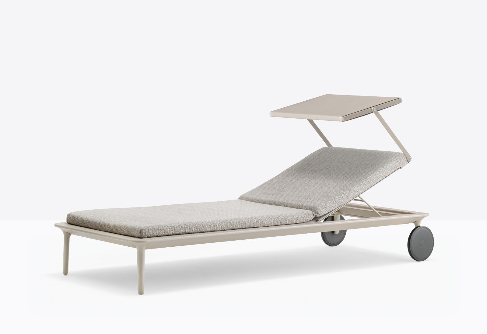 Reva Lounger-Contract Furniture Store for hospitality, leisure & commercial projects