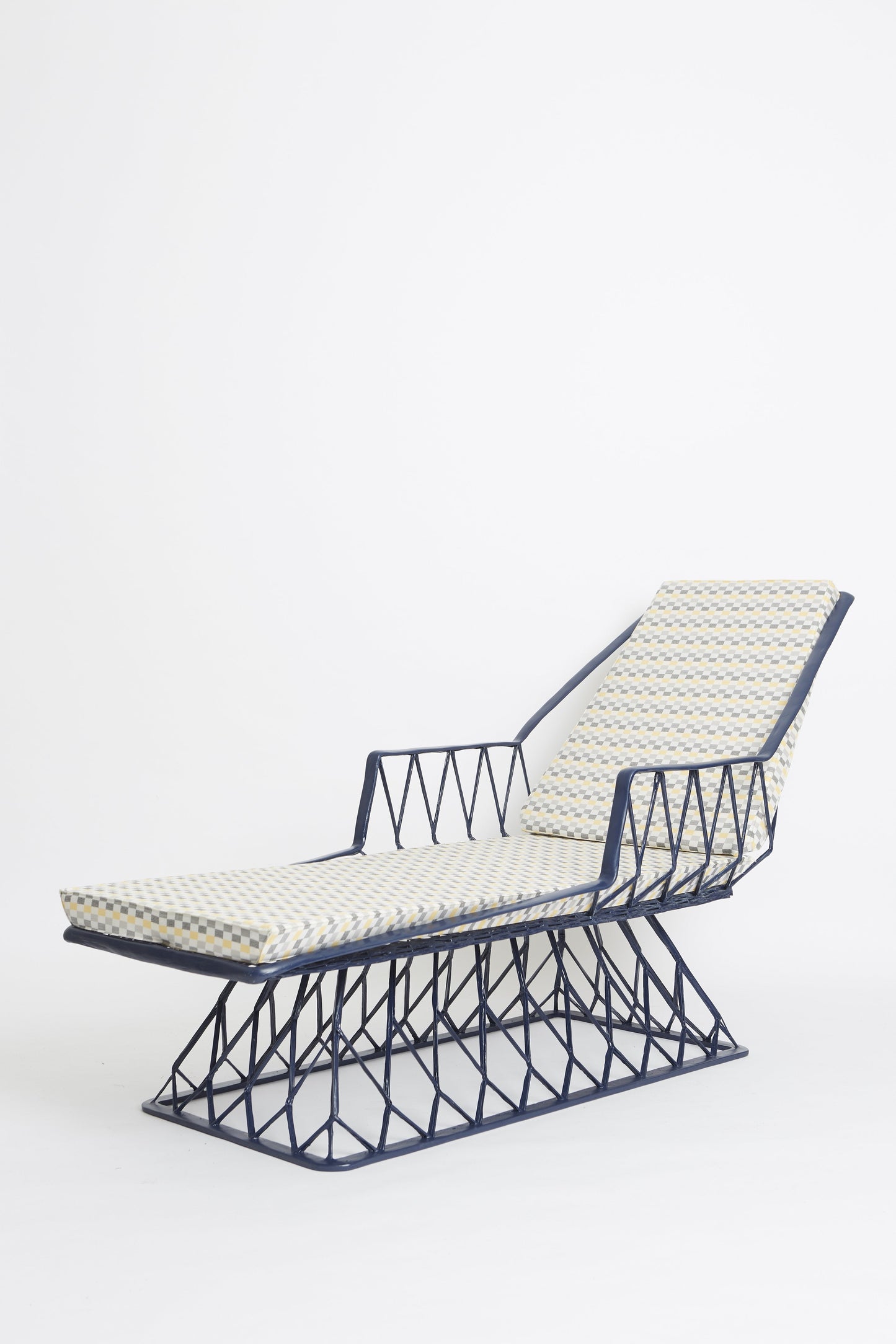 Rhombus 108 Lounger-Contract Furniture Store for hospitality, leisure & commercial projects