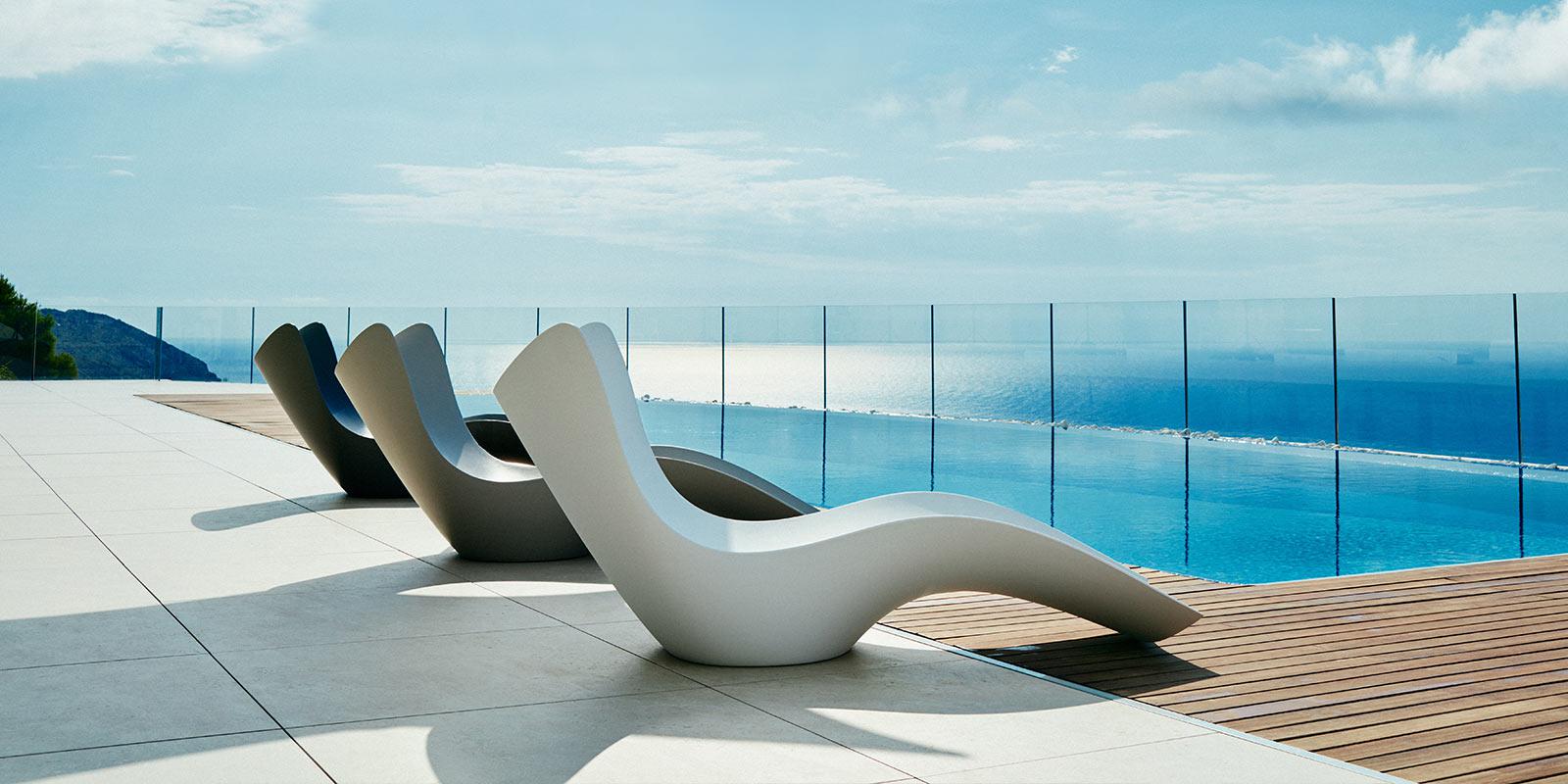 Surf Lounger-Contract Furniture Store for hospitality, leisure & commercial projects